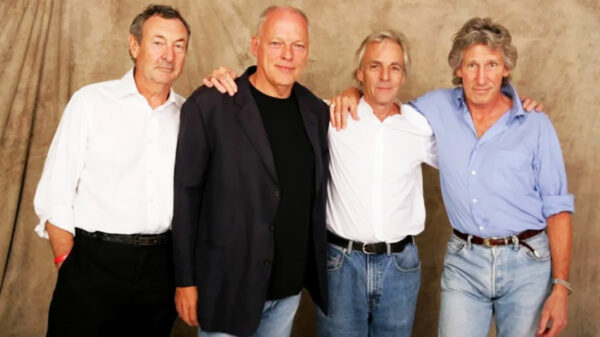 Τα άλμπουμ των PINK FLOYD “The Dark Side of the Moon” και “Wish You Were Here” επανέρχονται στο Official Album Downloads chart