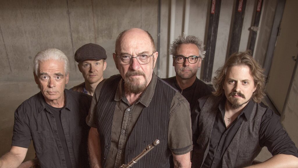 Οι JETHRO TULL δημοσιεύουν μουσικό βίντεο για το ‘Over Jerusalem’ από το άλμπουμ ‘Curious Ruminant’