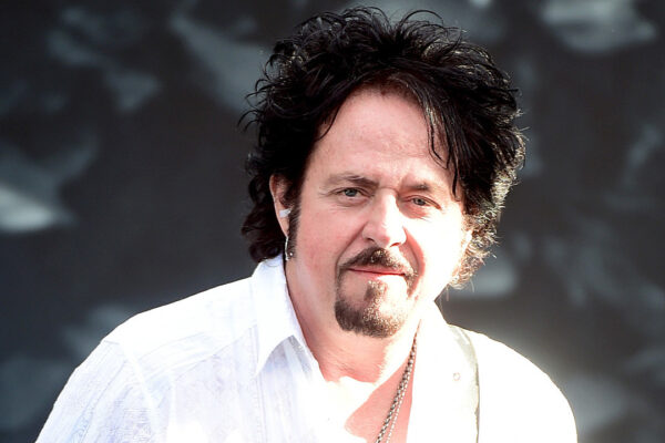 O Steve Lukather έχει κουραστεί να ακούει κριτική για τη σύνθεση των Toto