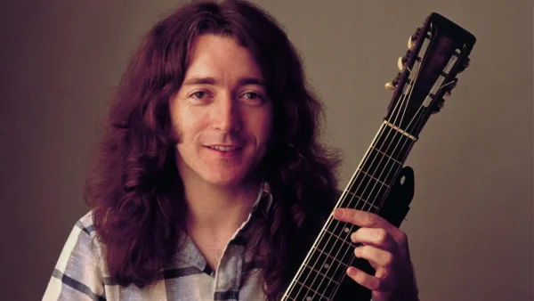 Βιβλίο για τον Rory Gallagher κυκλοφορεί ο αδελφός του Dónal Gallagher