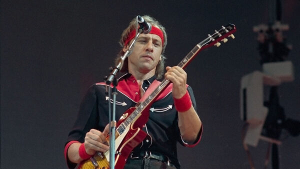 Mark Knopfler για το Money for Nothing των Dire Straits: “Το έγραψα στη βιτρίνα ενός καταστήματος ηλεκτρικών συσκευών της Νέας Υόρκης