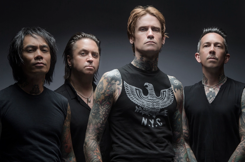 Buckcherry: Κυκλοφόρησαν το βίντεο κλιπ του διασκευασμένου “Summer Of ’69”