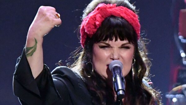 Οι Heart ερμηνεύουν το «Black Hole Sun» προς τιμήν της ένταξης των Soundgarden στο Rock Hall