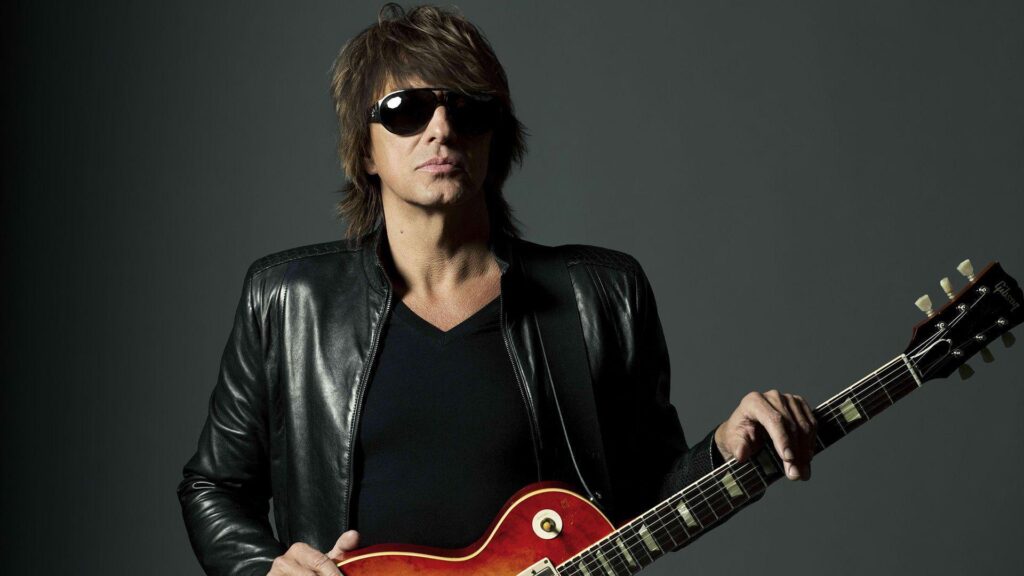 Ο Richie Sambora για την επίσημη σειρά BON JOVI: «Οι ερωτήσεις που μου έκαναν δεν απαιτούσαν απαντήσεις σε βάθος».