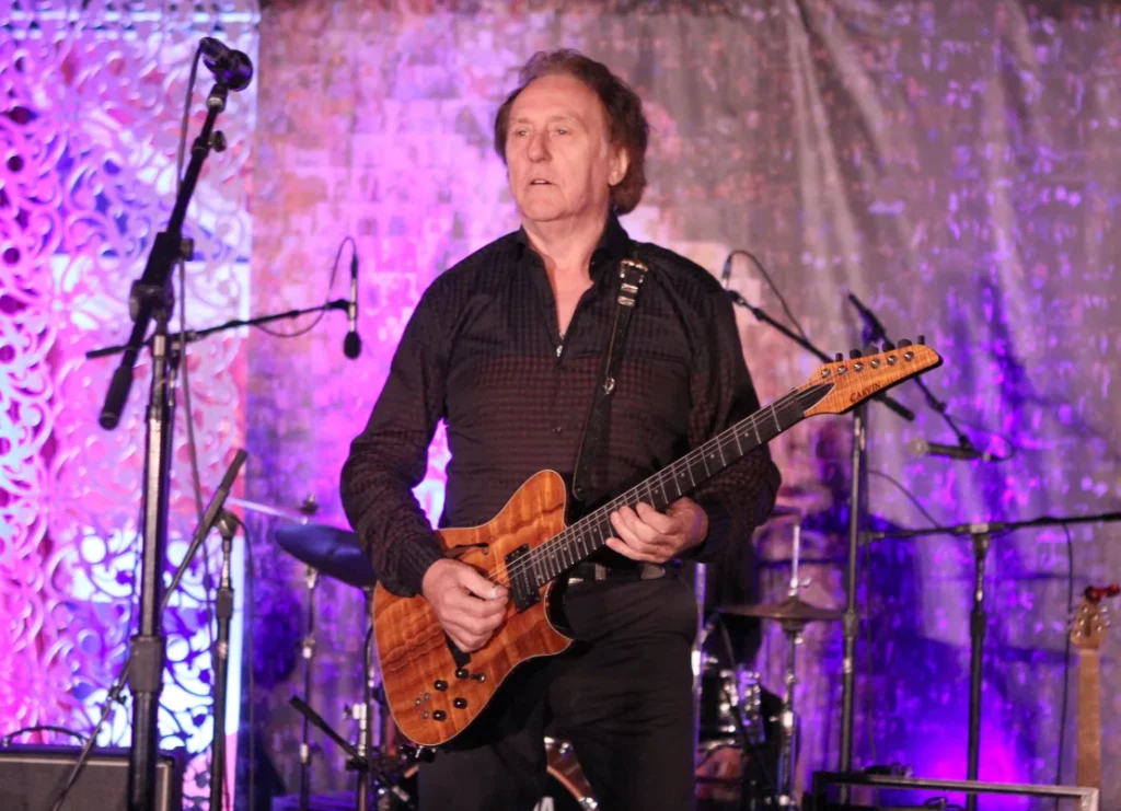 Έφυγε από τη ζωή ο Denny Laine, συνιδρυτής των Wings και των Moody Blues