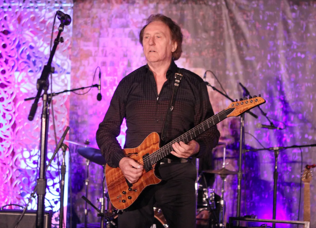 Έφυγε από τη ζωή ο Denny Laine, συνιδρυτής των Wings και των Moody Blues