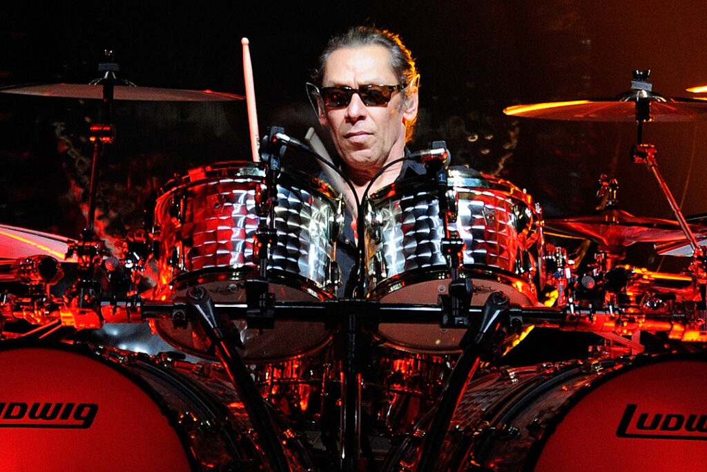 Alex Van Halen: Δημοσίευσε απόσπασμα του τελευταίου τραγουδιού που ηχογράφησε με τον Eddie