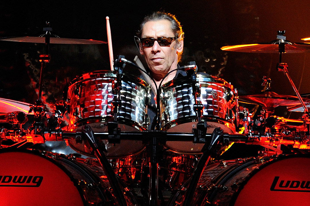 Alex Van Halen: Δημοσίευσε απόσπασμα του τελευταίου τραγουδιού που ηχογράφησε με τον Eddie
