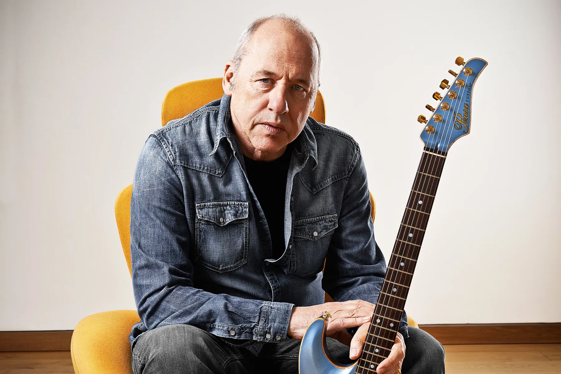 Knopfler – Επιστρατεύει κορυφαίους κιθαρίστες για τη νέα έκδοση του “Going Home (Theme From Local Hero)”
