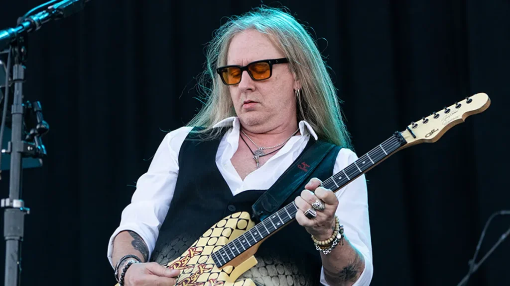 Jerry Cantrell: Δίνει αμοιβή σε όποιον του δώσει πληροφορίες για την κλεμμένη κιθάρα του 