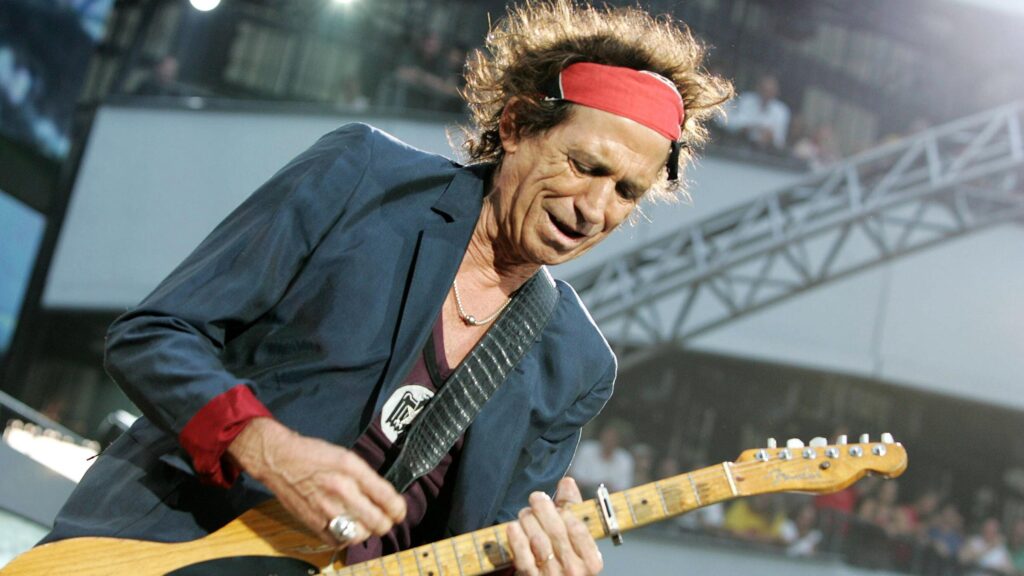 Σε δημοπρασία η κιθάρα του Keith Richards και το σιτάρ του George Harrison