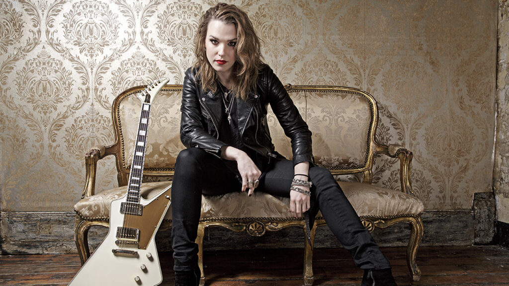 Η LZZY HALE των HALESTORM έχει την τιμή να είναι «η μόνη γυναίκα» που κλήθηκε να εμφανιστεί στην τελευταία συναυλία του OZZY OSBOURNE