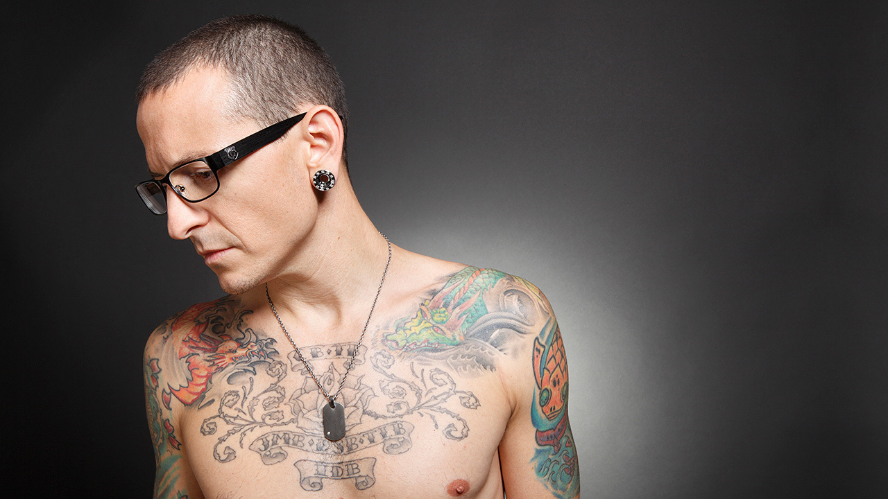 Linkin Park: Προδομένη δηλώνει η μητέρα του Chester Bennington