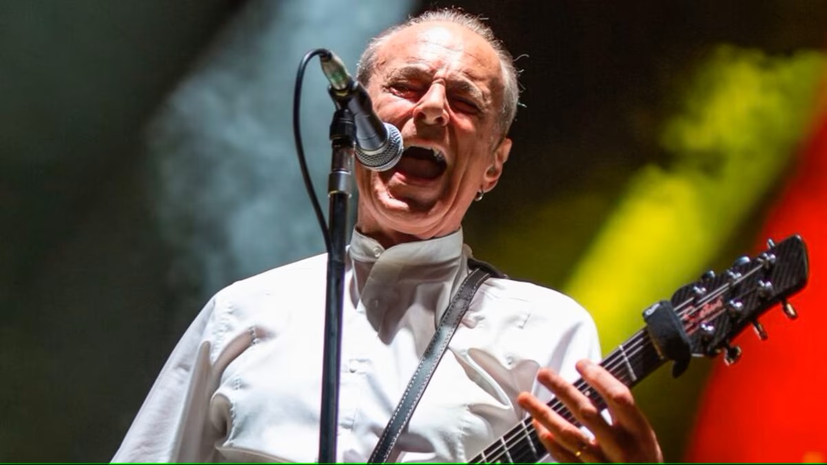 Francis Rossi: Κυκλοφορεί συλλογή με ακυκλοφόρητες ηχογραφήσεις 