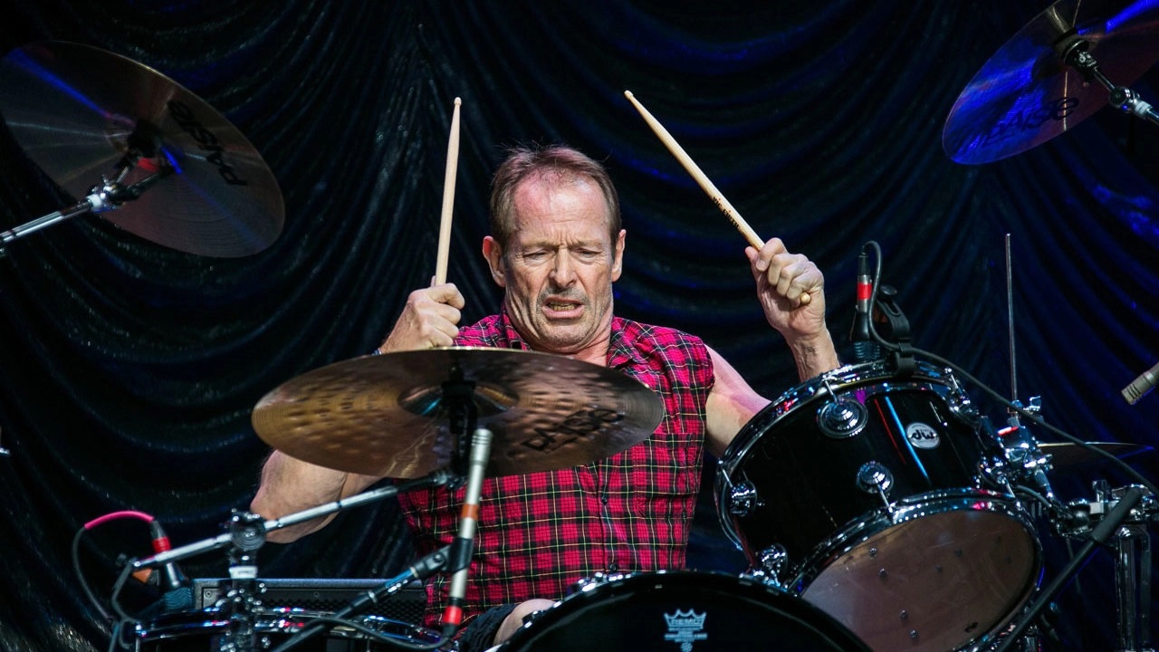 Simon Kirke: “Οι IRON MAIDEN είπαν στο ROCK HALL να σταματήσουν να τους προτείνουν”