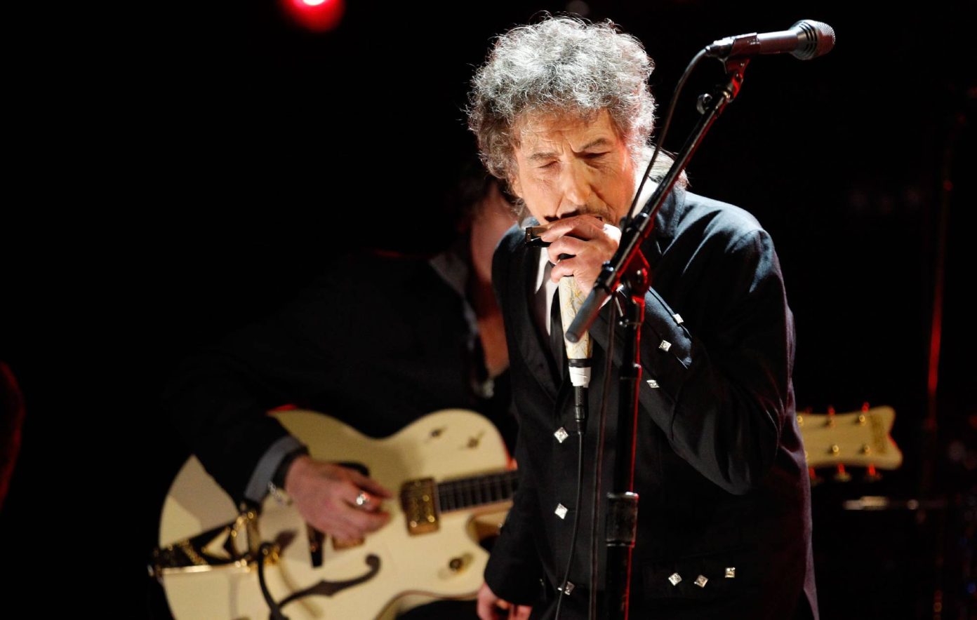Ο Bob Dylan στη σκηνή με τον τον Billy Strings για το ‘All Along The Watchtower’