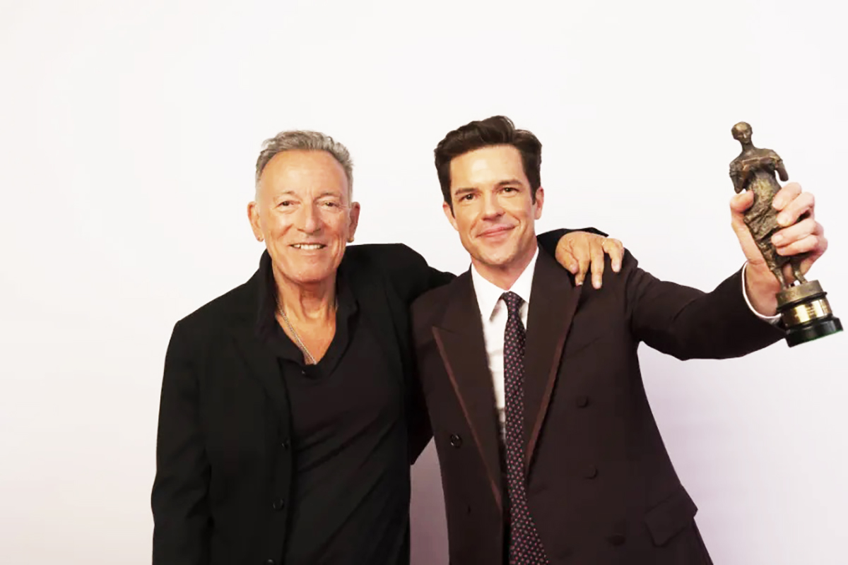 Springsteen για Brandon Flowers: “Μία από τις πιο όμορφες και καθαρές φωνές σε όλο το Rock ‘N’ Roll”