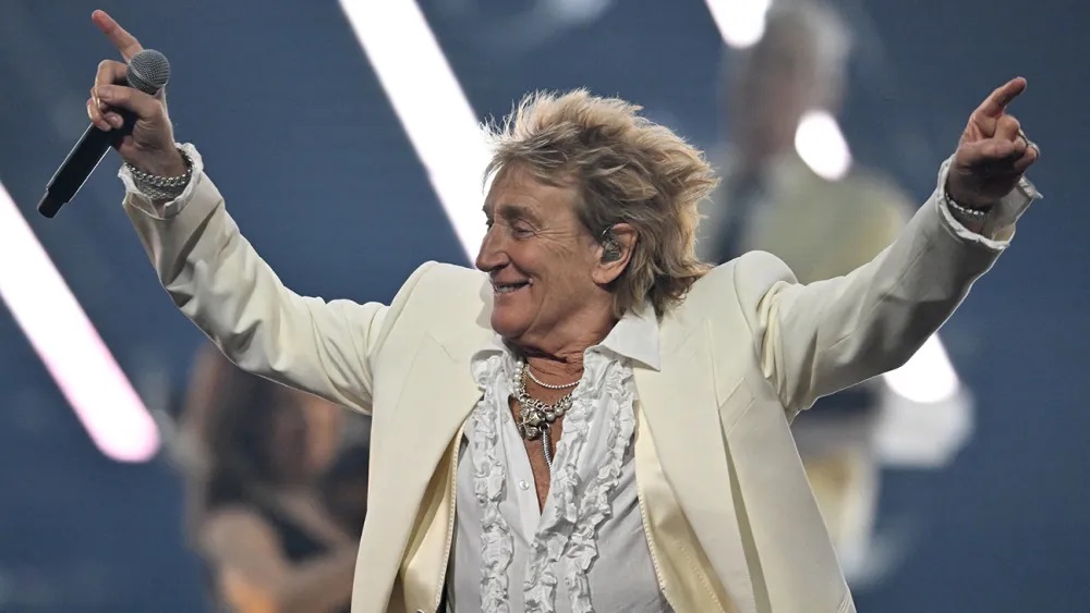 Rod Stewart: Παρέλαβε από τα παιδιά του το βραβείο Lifetime Achievement στα American Music Awards