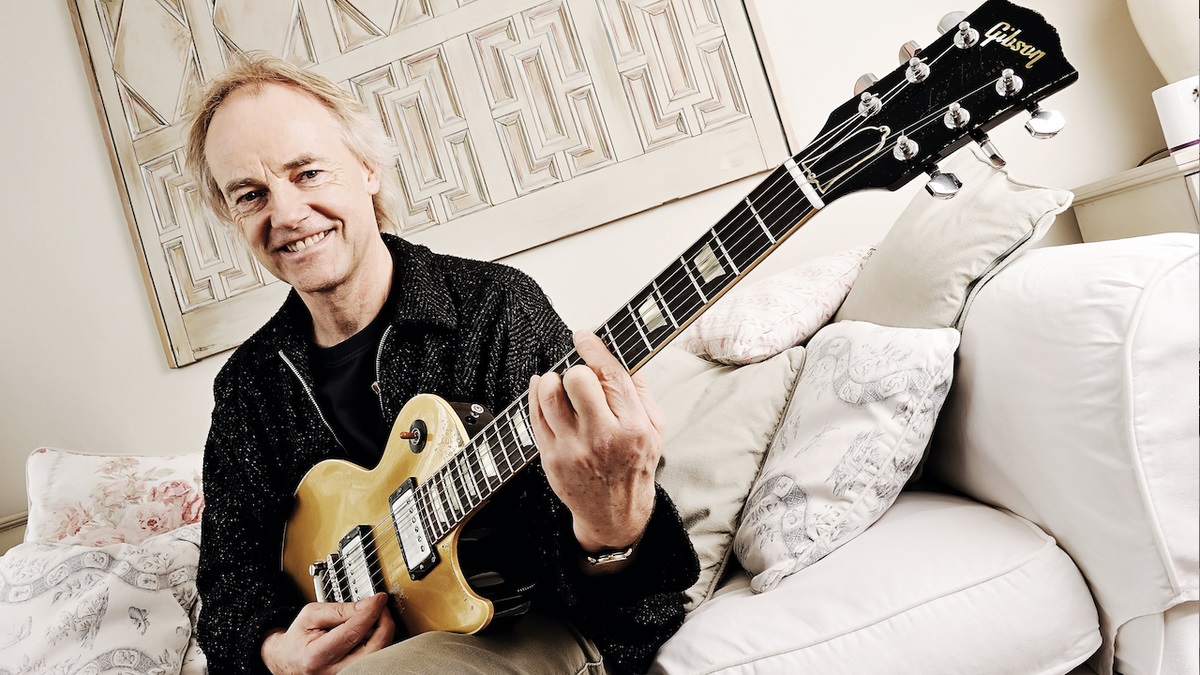 O Snowy White αφηγείται την ιστορία της συνεργασίας του με τον Gary Moore και τον David Gilmour το 1994