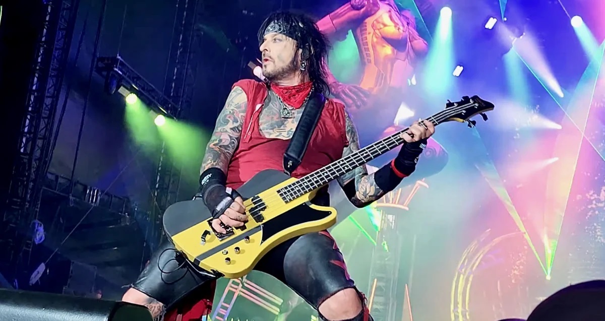 Ο NIKKI SIXX των MÖTLEY CRÜE κάνει απολογισμό για τα 24 χρόνια νηφαλιότητας