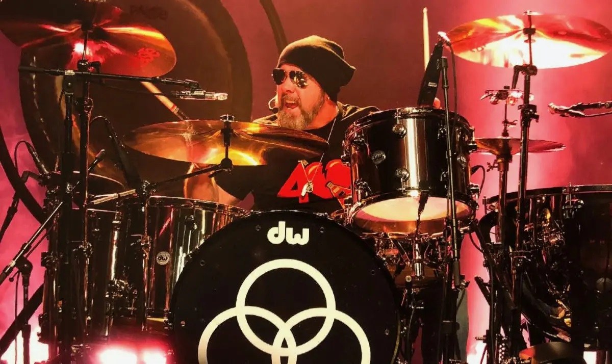 Ο JASON BONHAM μιλά για τον εορτασμό της 50ης επετείου του Physical Graffiti Live των LED ZEPPELIN