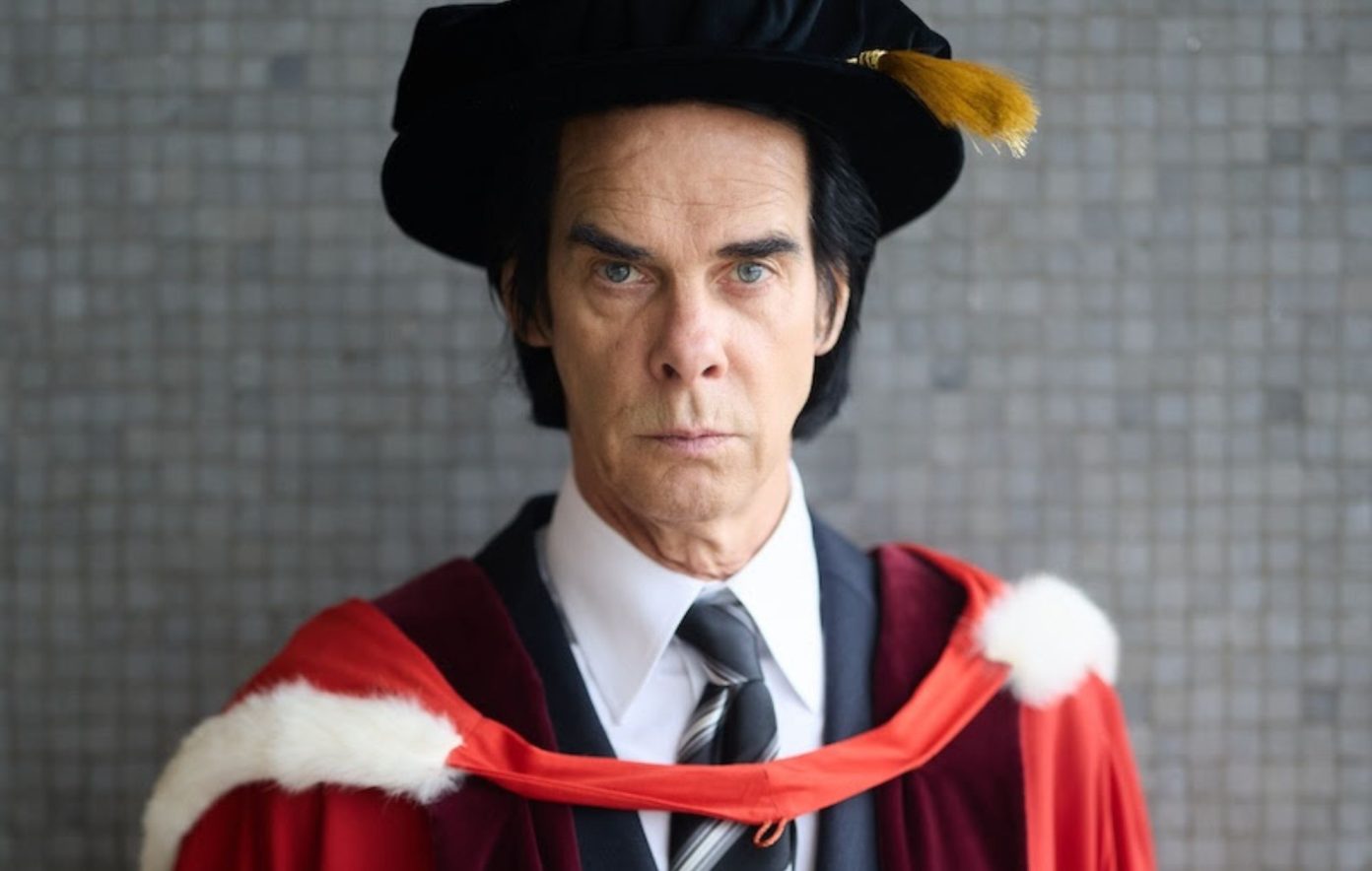 Ο Nick Cave λαμβάνει τιμητικό διδακτορικό από το Royal College of Art