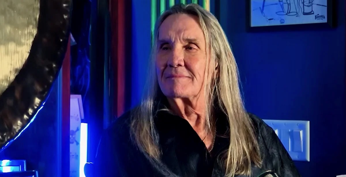 Ο NICKO McBRAIN των IRON MAIDEN παρουσιάζει την εκπομπή «Metal Sticks»