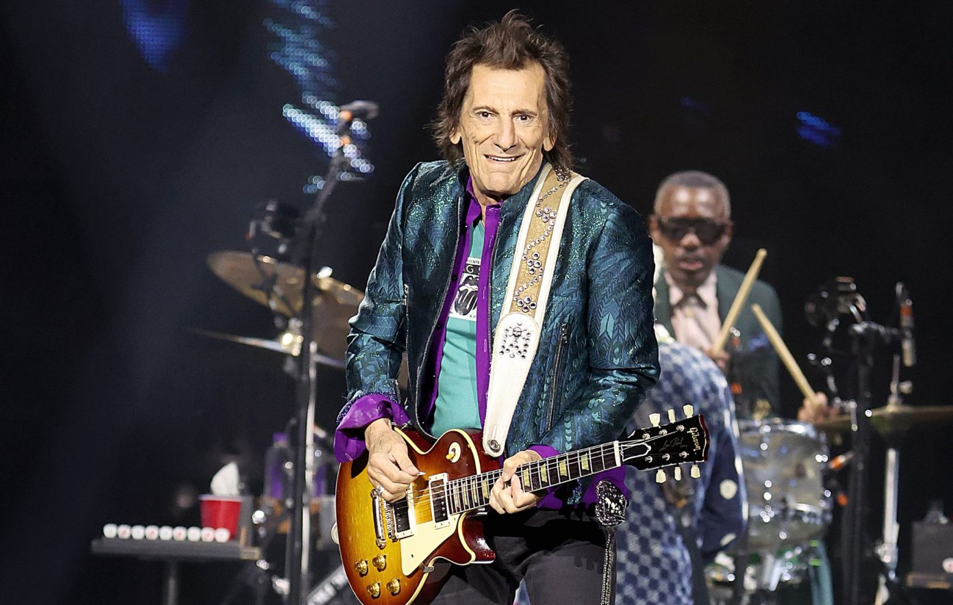 Ο Ronnie Wood λέει ότι το νέο άλμπουμ των Rolling Stones είναι «έτοιμο» και θα κυκλοφορήσει το 2026.