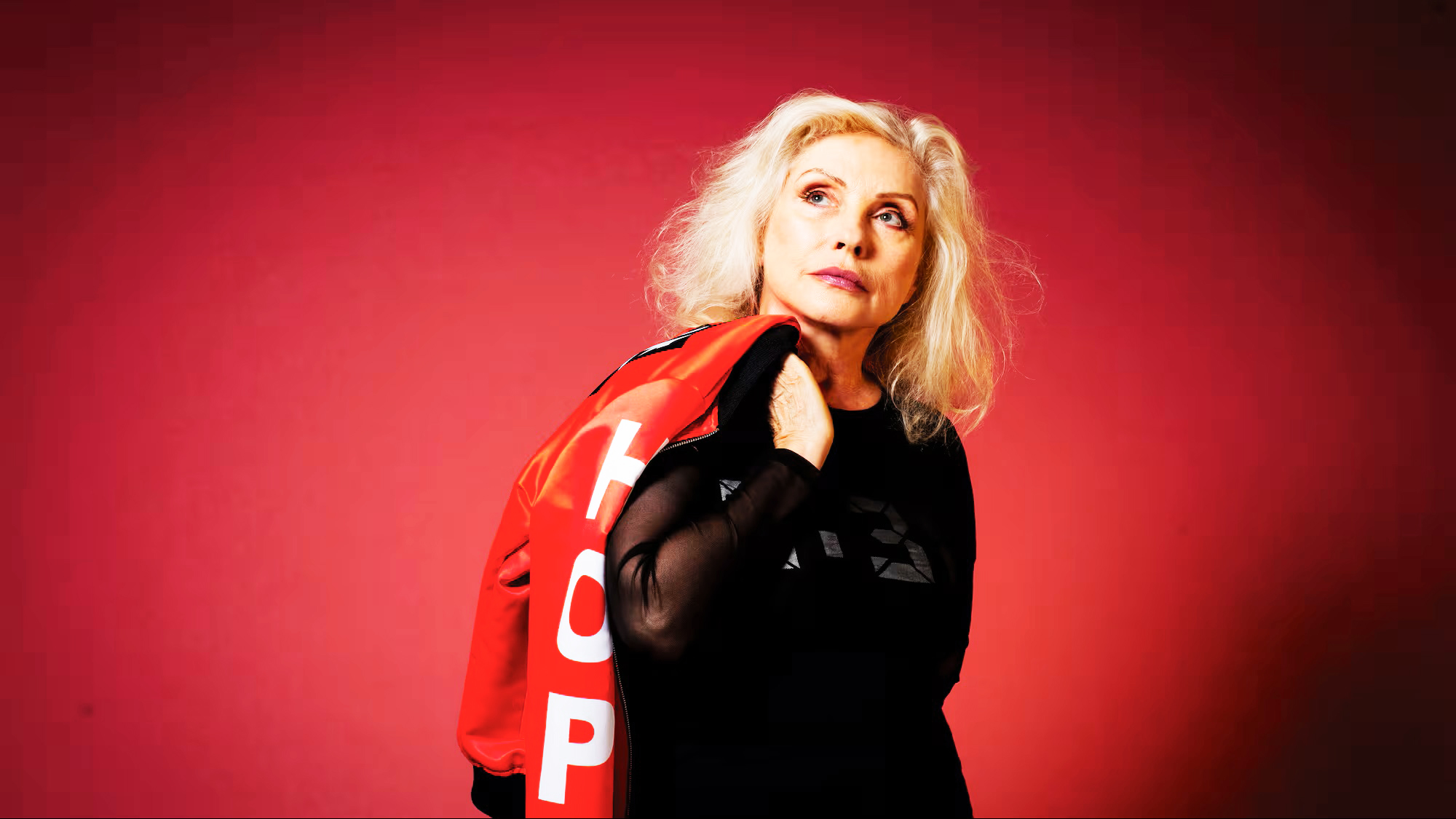 Η Debbie Harry αποκαλύπτει ποια θα ήθελε να την υποδυθεί στην βιογραφική ταινία για τους Blondie: «Θα ήμουν στον παράδεισο»