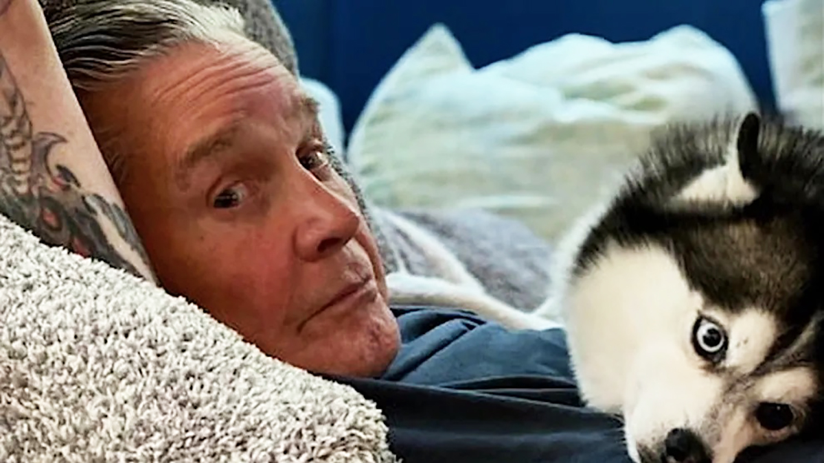 Η οικογένεια Osbourne θρηνεί τον χαμό του πολυαγαπημένου της σκύλου Elvis