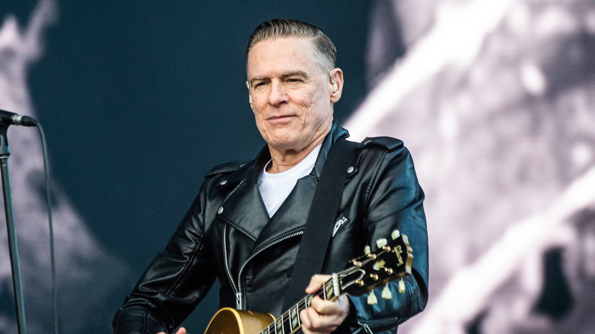 Πώς ο Bryan Adams παραλίγο να χαρίσει ένα από τα δημοφιλέστερα τραγούδια του