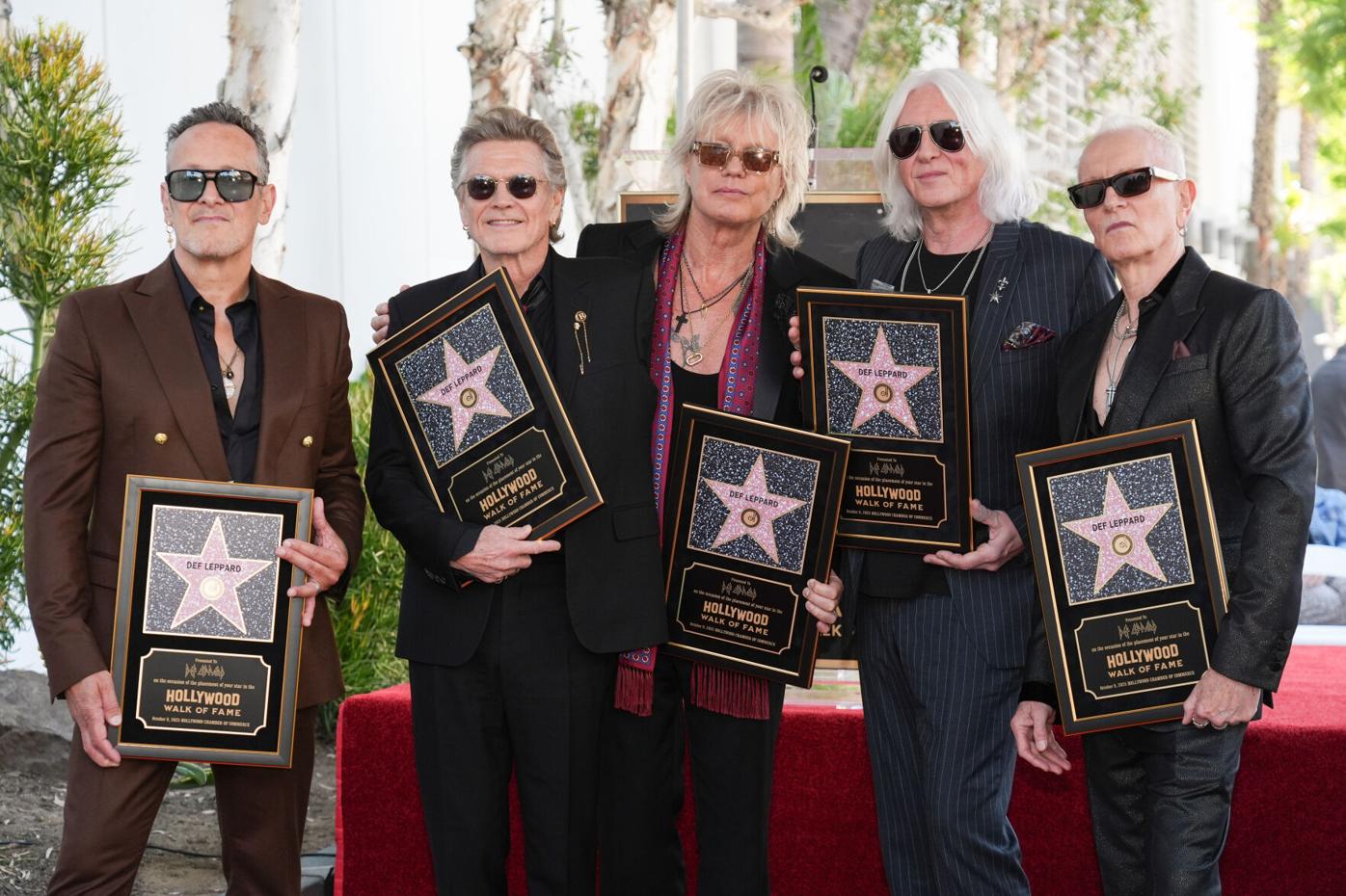 DEF LEPPARD: Απέκτησαν το δικό τους αστέρι στη Λεωφόρο της Δόξας στο Χόλιγουντ