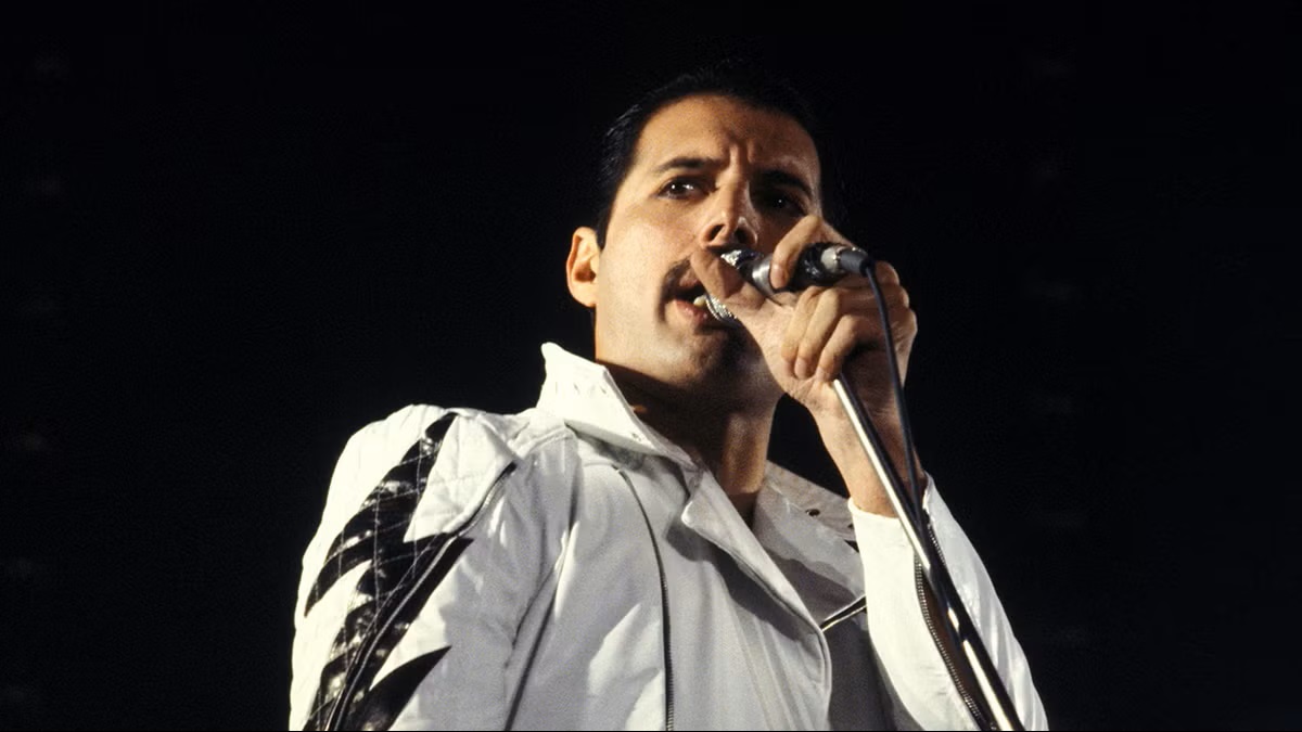 Νέο βιβλίο με στίχους του Freddie Mercury το 2026