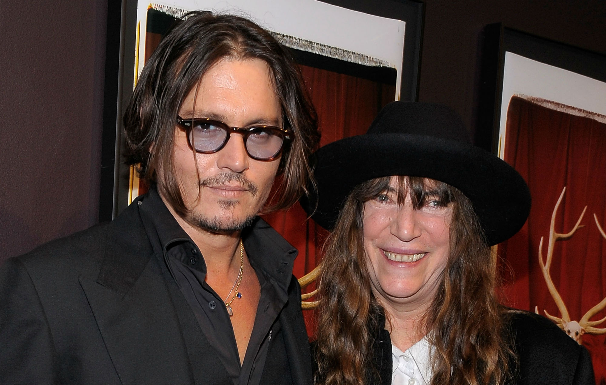 Η Patti Smith ερμηνεύει το «People Have The Power» με τον Johnny Depp στη συναυλία «Horses» στο Λονδίνο