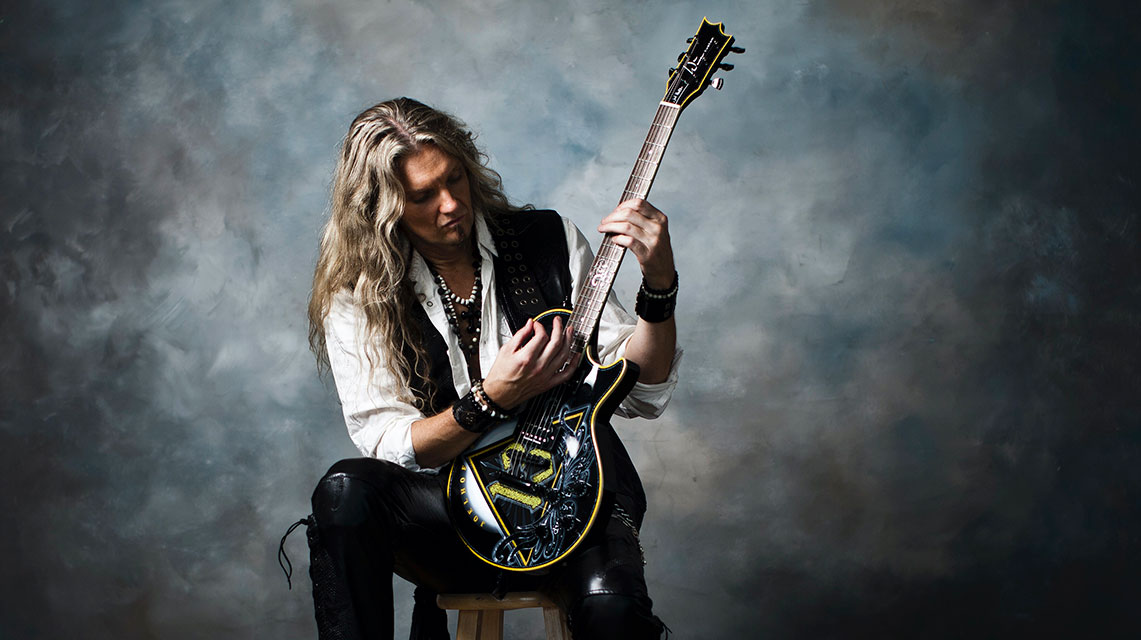 JOEL HOEKSTRA’S 13: Νέο σόλο άλμπουμ από τον κιθαρίστα των Whitesnake με τίτλο “From The Fade”