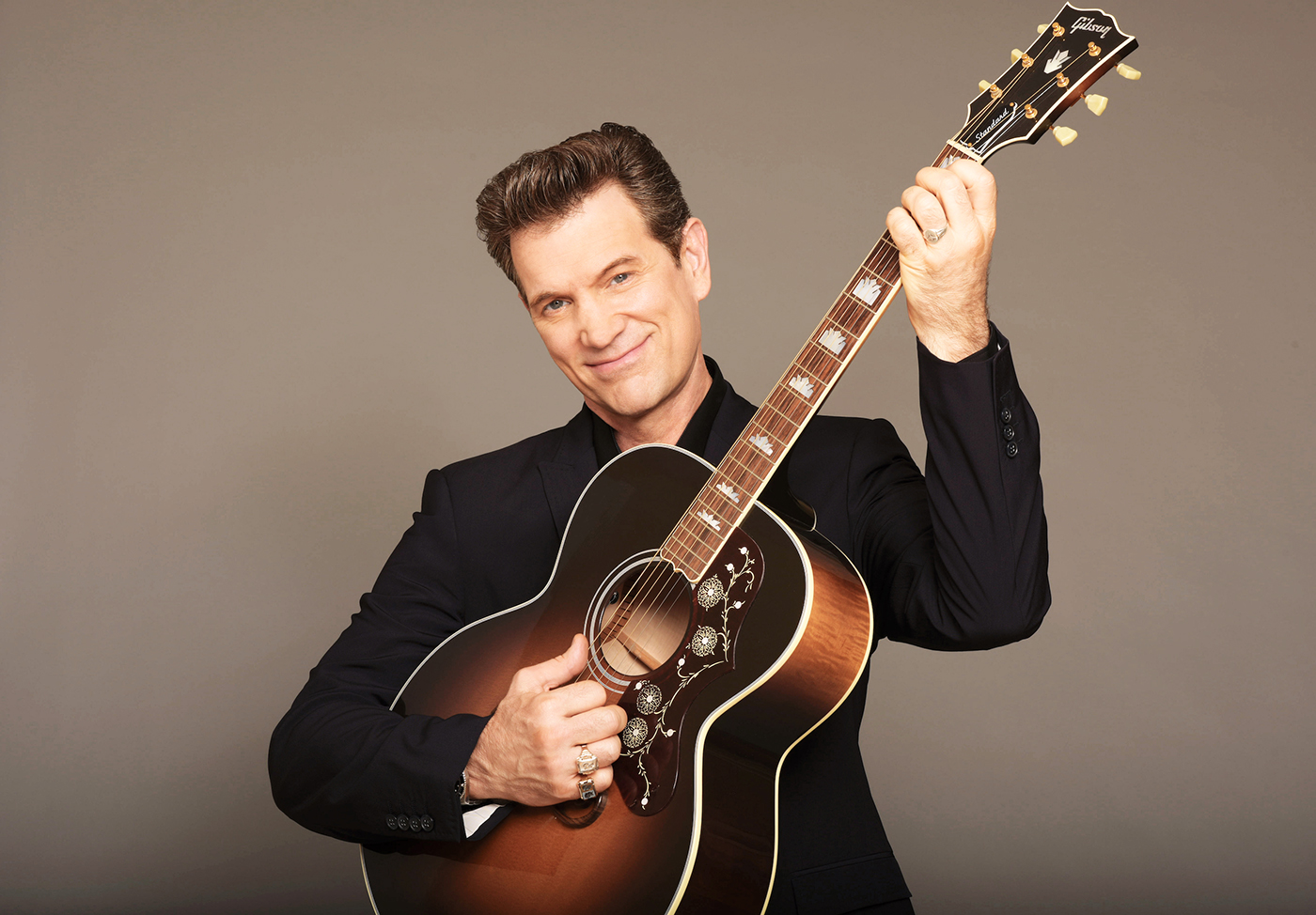 Ο Chris Isaak ζωντανά στο Δημοτικό Θέατρο Λυκαβηττού