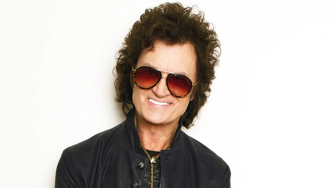 Ο GLENN HUGHES θεωρεί ότι το streaming έχει κάνει τη μουσική αναλώσιμη