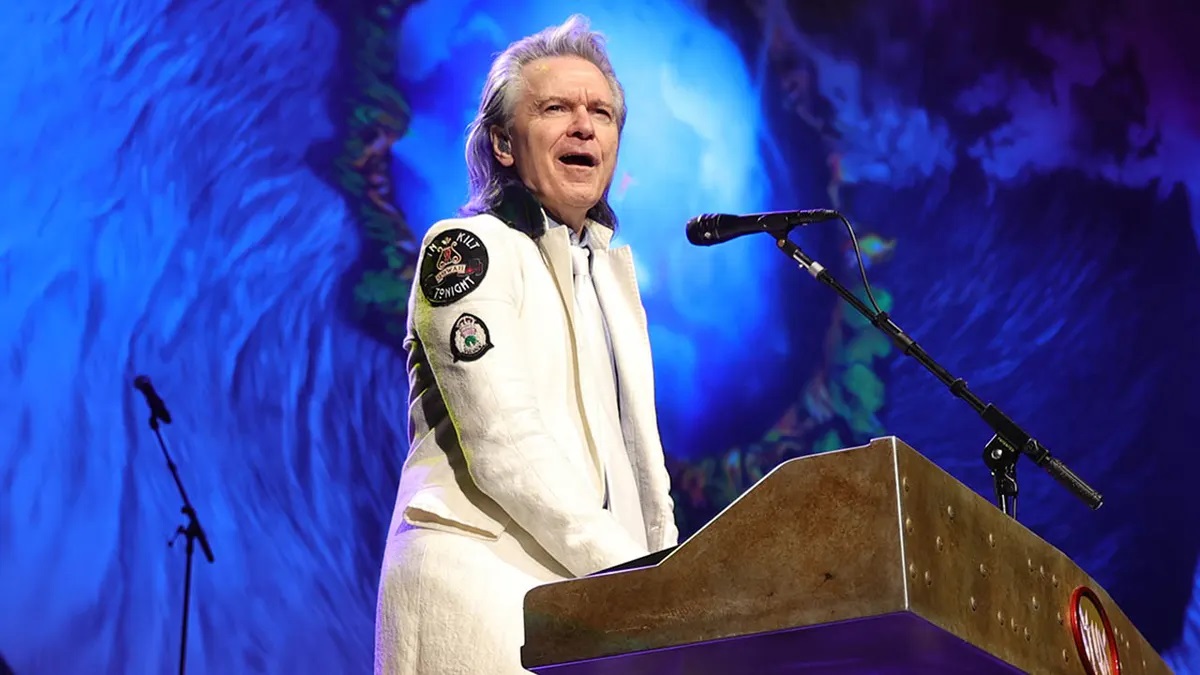 Ο LAWRENCE GOWAN των STYX για τη χρήση της τεχνητής νοημοσύνης στη μουσική: «Δεν ξέρω ακόμα τι να σκεφτώ»