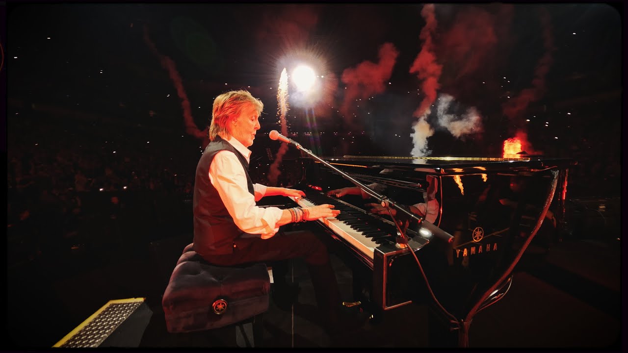 Ο Paul McCartney κυκλοφορεί βίντεο με την ερμηνεία του «Live and Let Die»