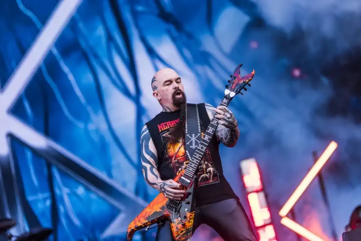 Μια μελέτη έδειξε ότι οι άνδρες που παίζουν κιθάρα σε extreme metal συγκροτήματα το κάνουν κυρίως για να εντυπωσιάσουν άλλους άνδρες