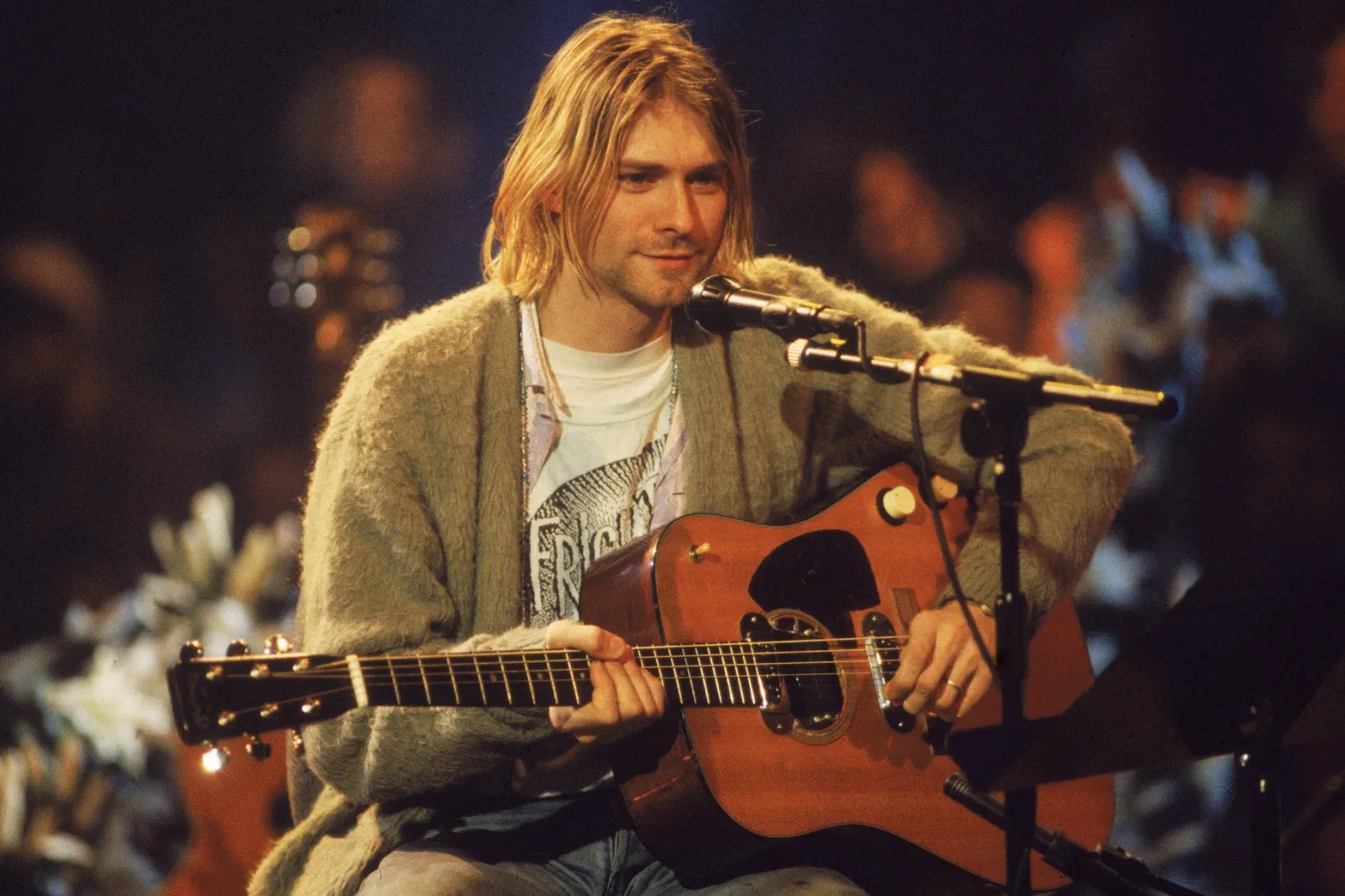 KURT COBAIN: Η ακριβότερη κιθάρα του κόσμου δωρίζεται στο Royal College of Music