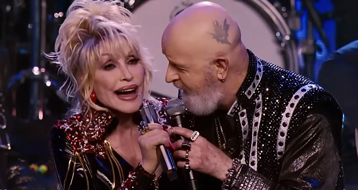 Ο ROB HALFORD των JUDAS PRIEST τιμά την DOLLY PARTON για τα 80α γενέθλιά της