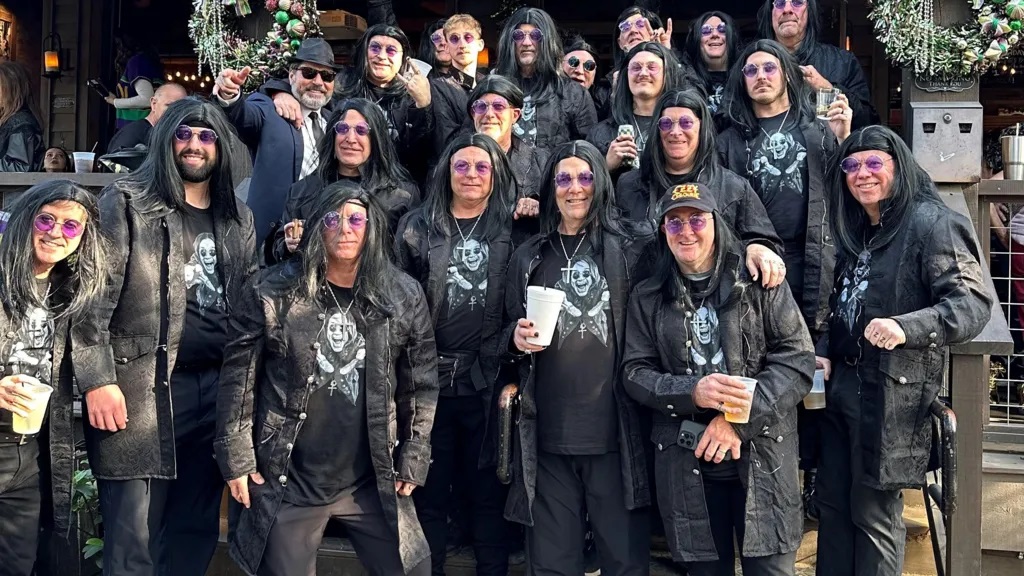 Ντύθηκαν “Ozzy Osbourne” στην παρέλαση του Mardi Gras στη Νέα Ορλεάνη