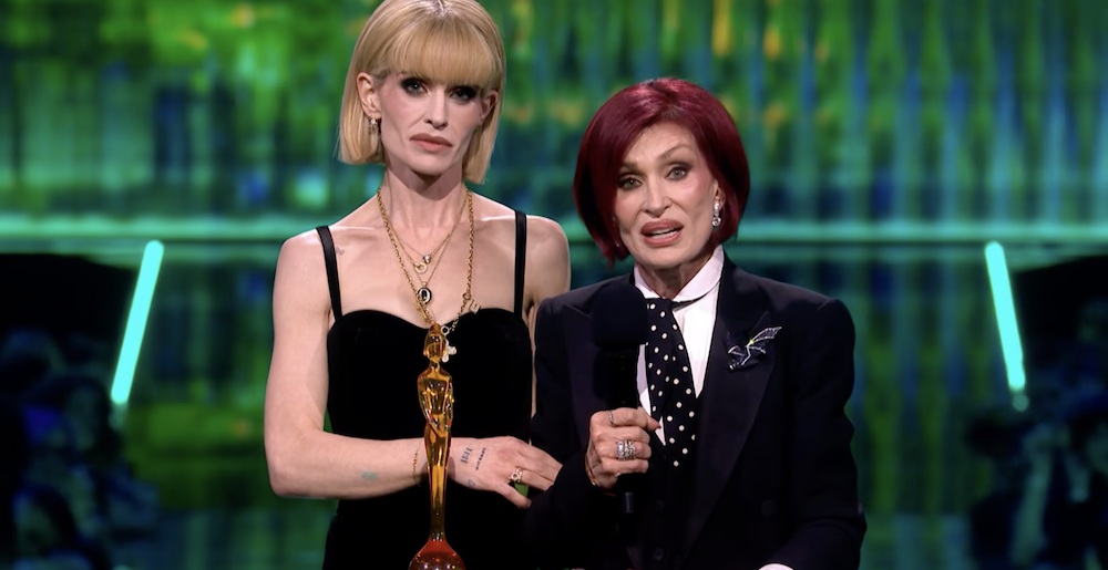 ΒRIT AWARDS: Η Sharon Osbourne παρέλαβε συγκινημένη το βραβείο Lifetime Achievement του λατρεμένου της Ozzy