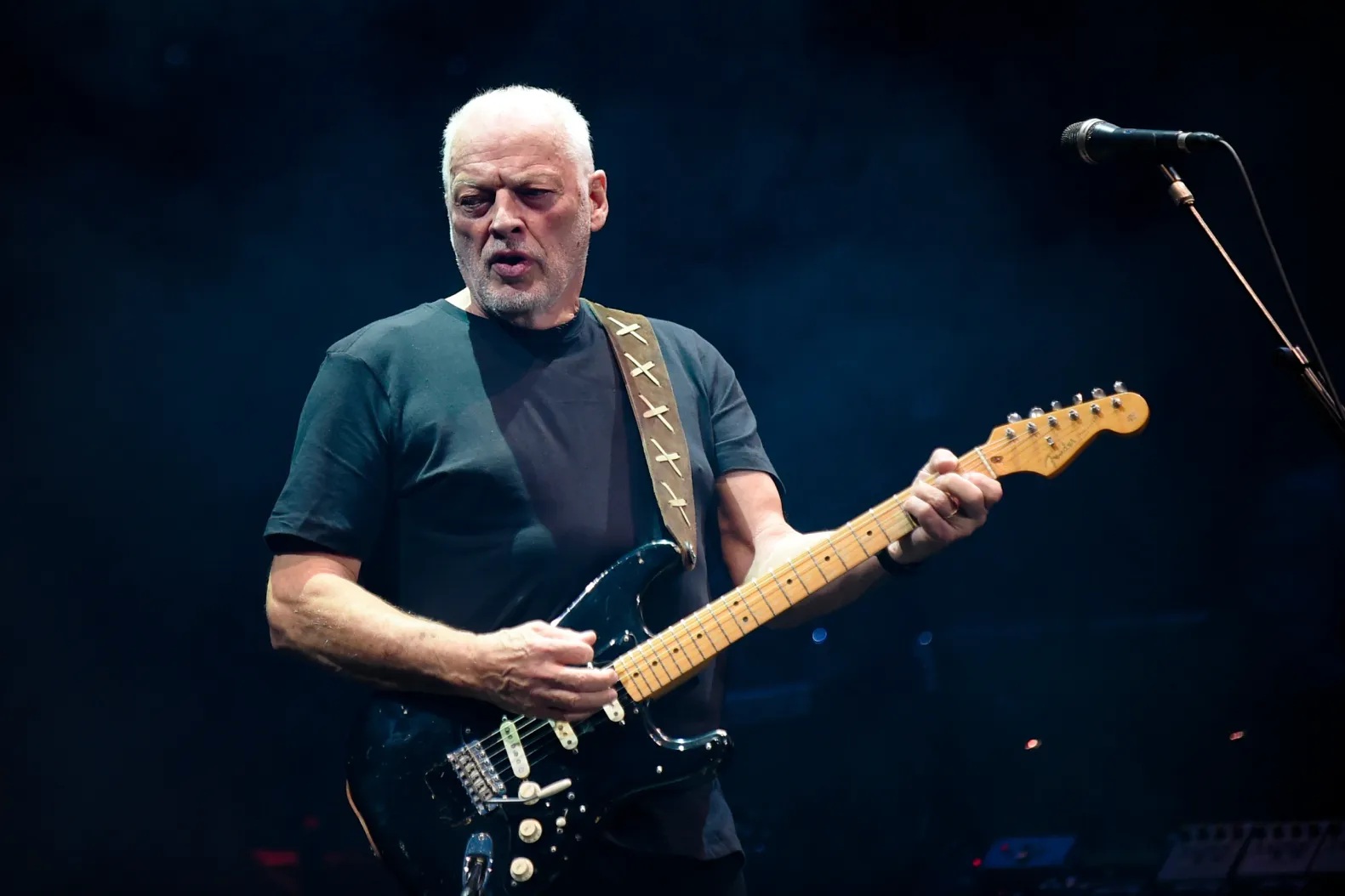 David Gilmour: Η εμβληματική μαύρη Strat είναι πλέον η πιο ακριβή κιθάρα που πουλήθηκε ποτέ
