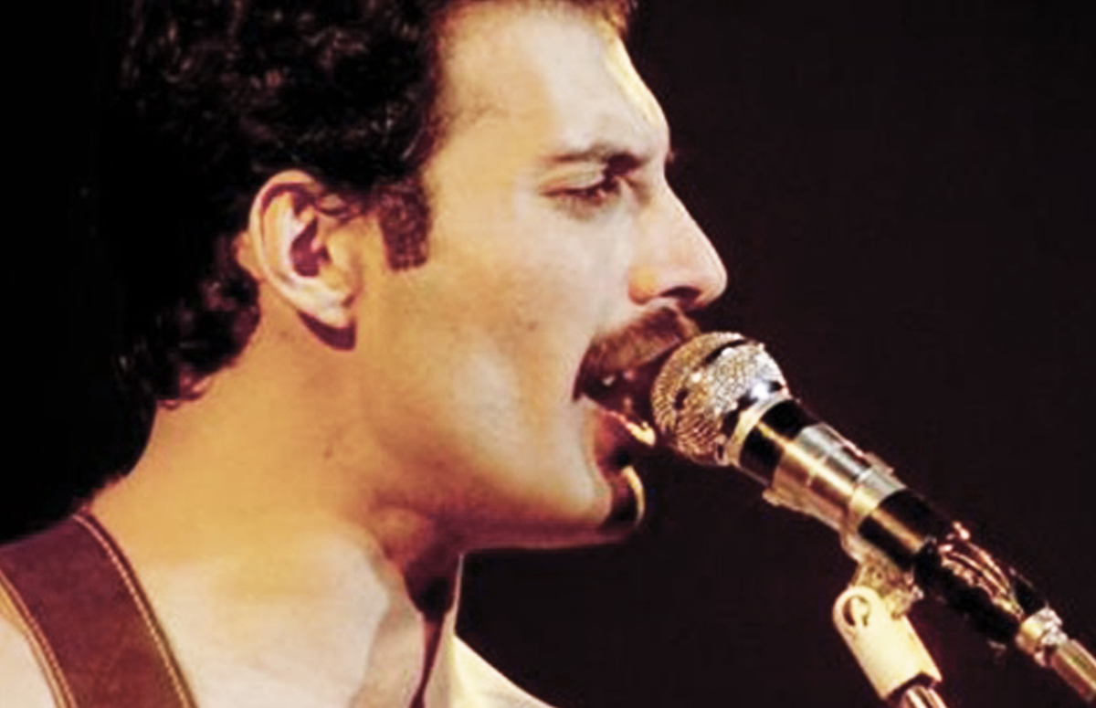 Δημοπρασία με αντικείμενα θρύλων της μουσικής -Η αφίσα του Τζον Λένον και το χρυσό μικρόφωνο του Φρέντι Μέρκιουρι