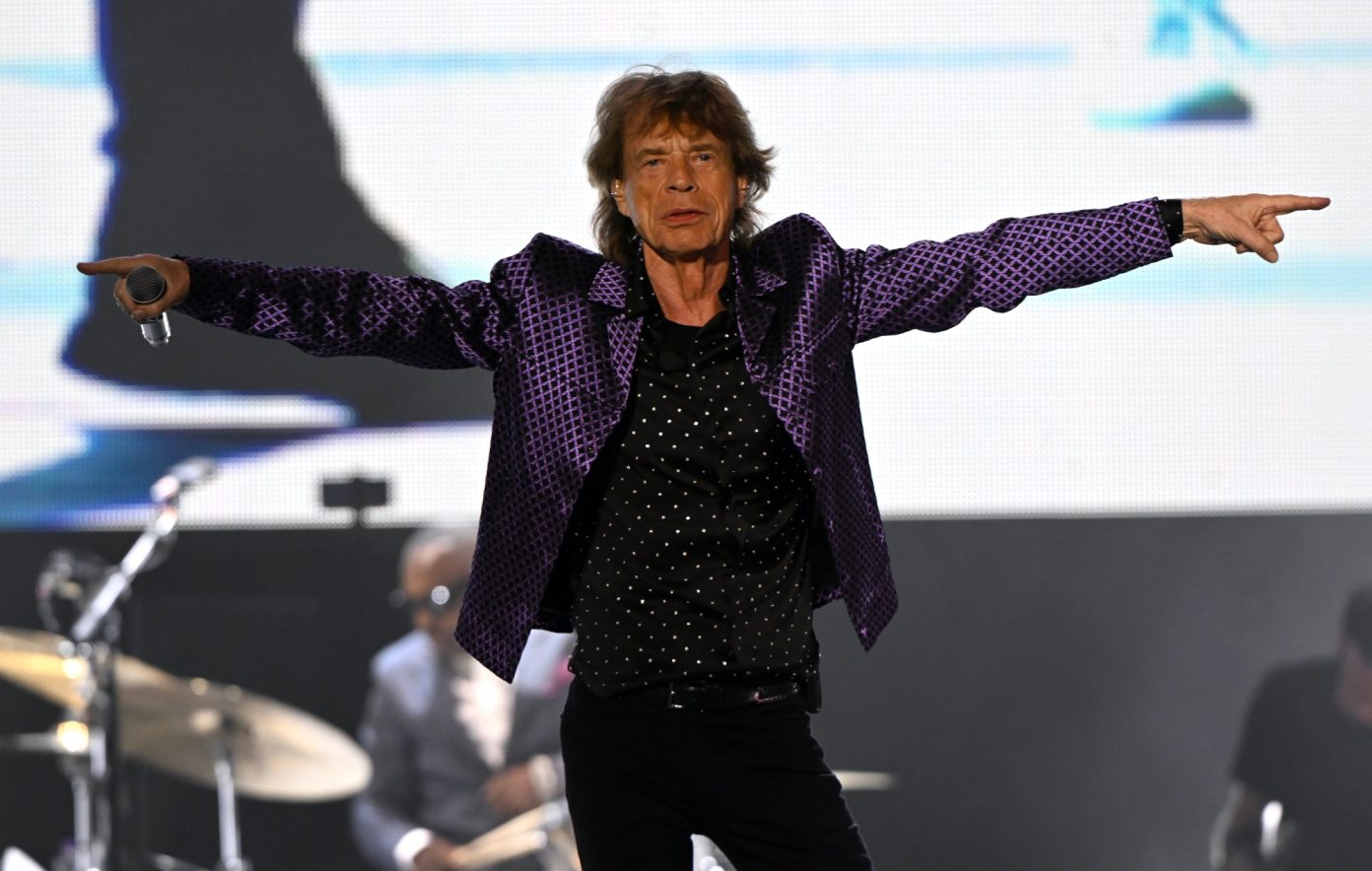Ακούστε το νέο single των Rolling Stones «Rough & Twisted», που κυκλοφορεί αποκλειστικά σε βινύλιο, με το όνομα The Cockroaches