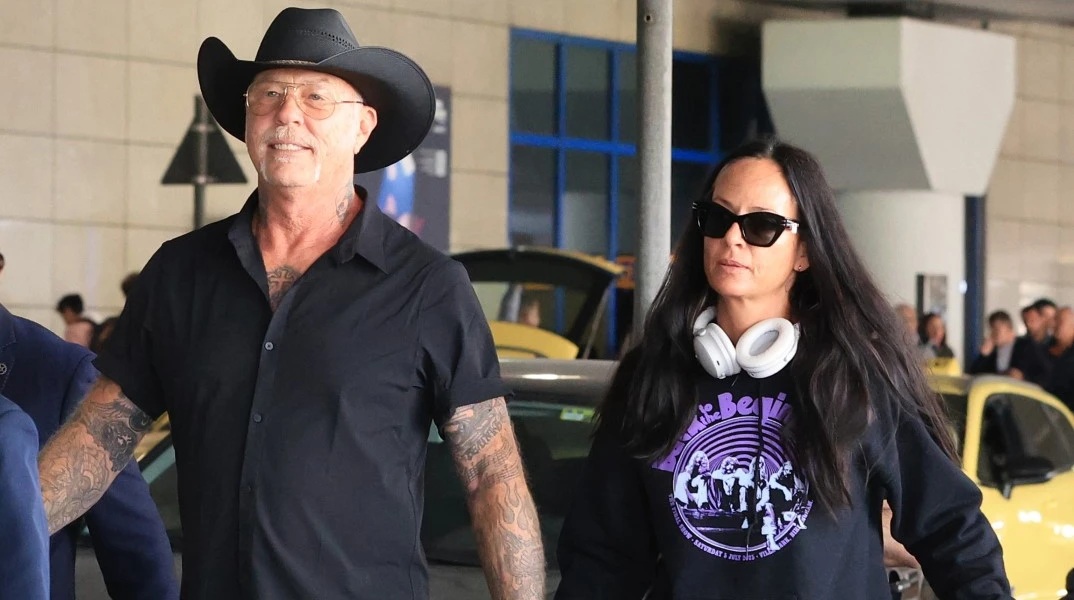 Metallica: Στην Αθήνα ο James Hetfield, οι πρώτες εικόνες από το αεροδρόμιο