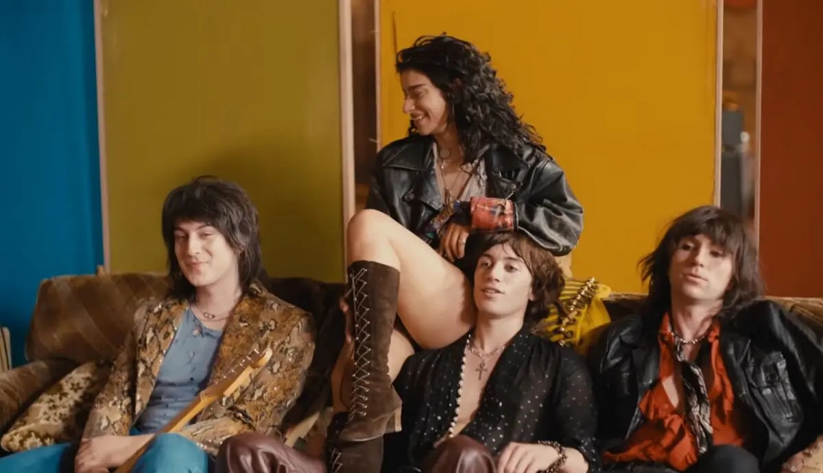 Οι ROLLING STONES παρουσιάζουν βίντεο από τα παρασκήνια των γυρισμάτων του μουσικού βίντεο για το «In The Stars»