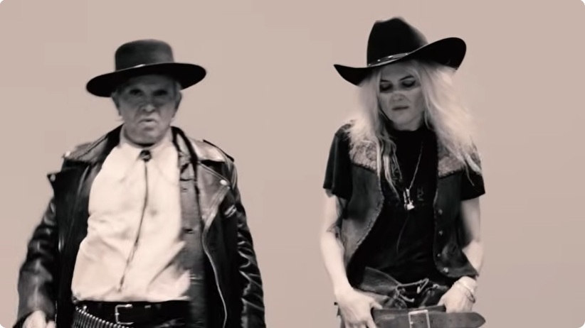 Ο BILLY IDOL κυκλοφορεί το επίσημο μουσικό βίντεο για το «John Wayne» με τη συμμετοχή της ALISON MOSSHART